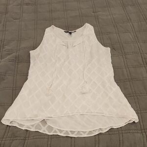 White House Black Market Textured White Blouse Size M!